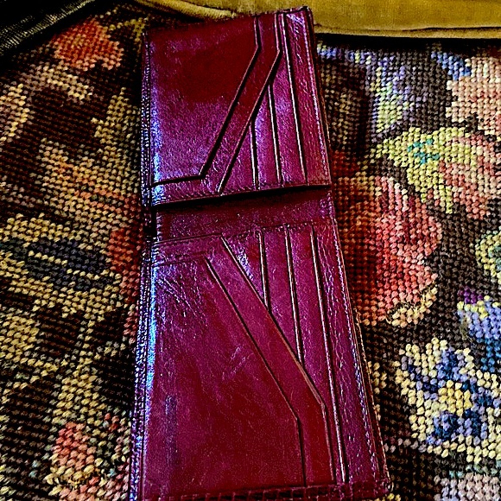 Raspberry/wine lizard wallet - Picture 4 of 8